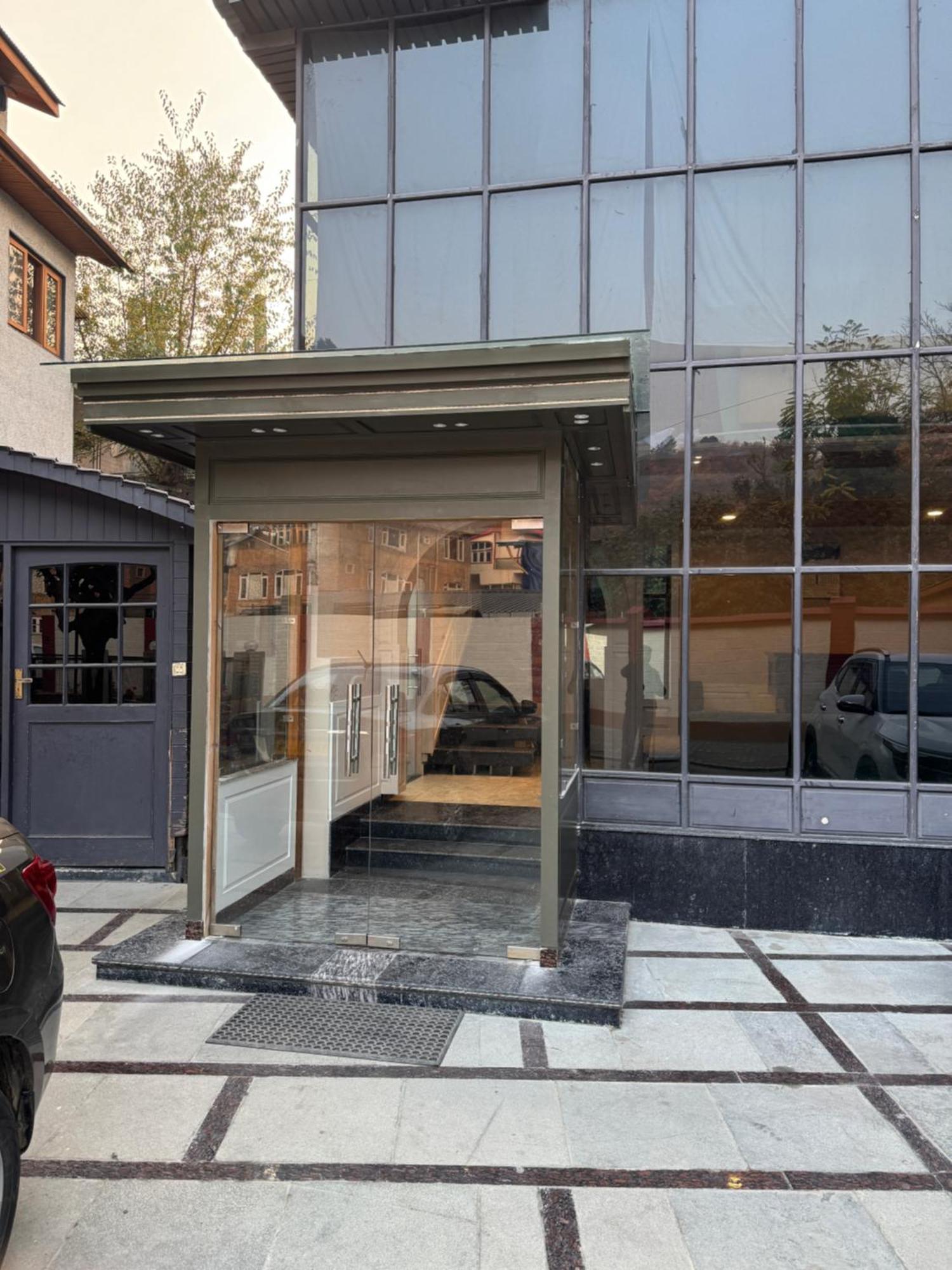 Hotel Manora Palace Srīnagar 외부 사진